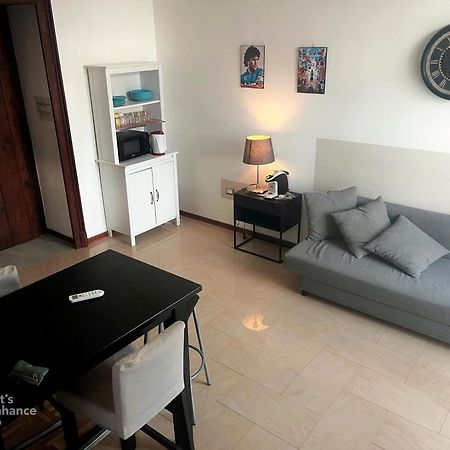 Апартаменты La Piazza - Garibaldi 2.6 Неаполь Экстерьер фото